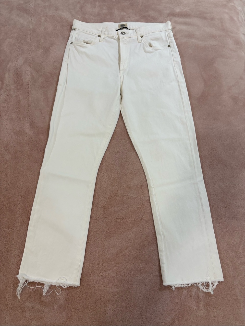 Citizens Of Humanity White Straight-Leg Jeans with Frayed Hem- size 27